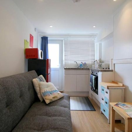 Pebbles Apartment By Air Premier Сіфорд Екстер'єр фото